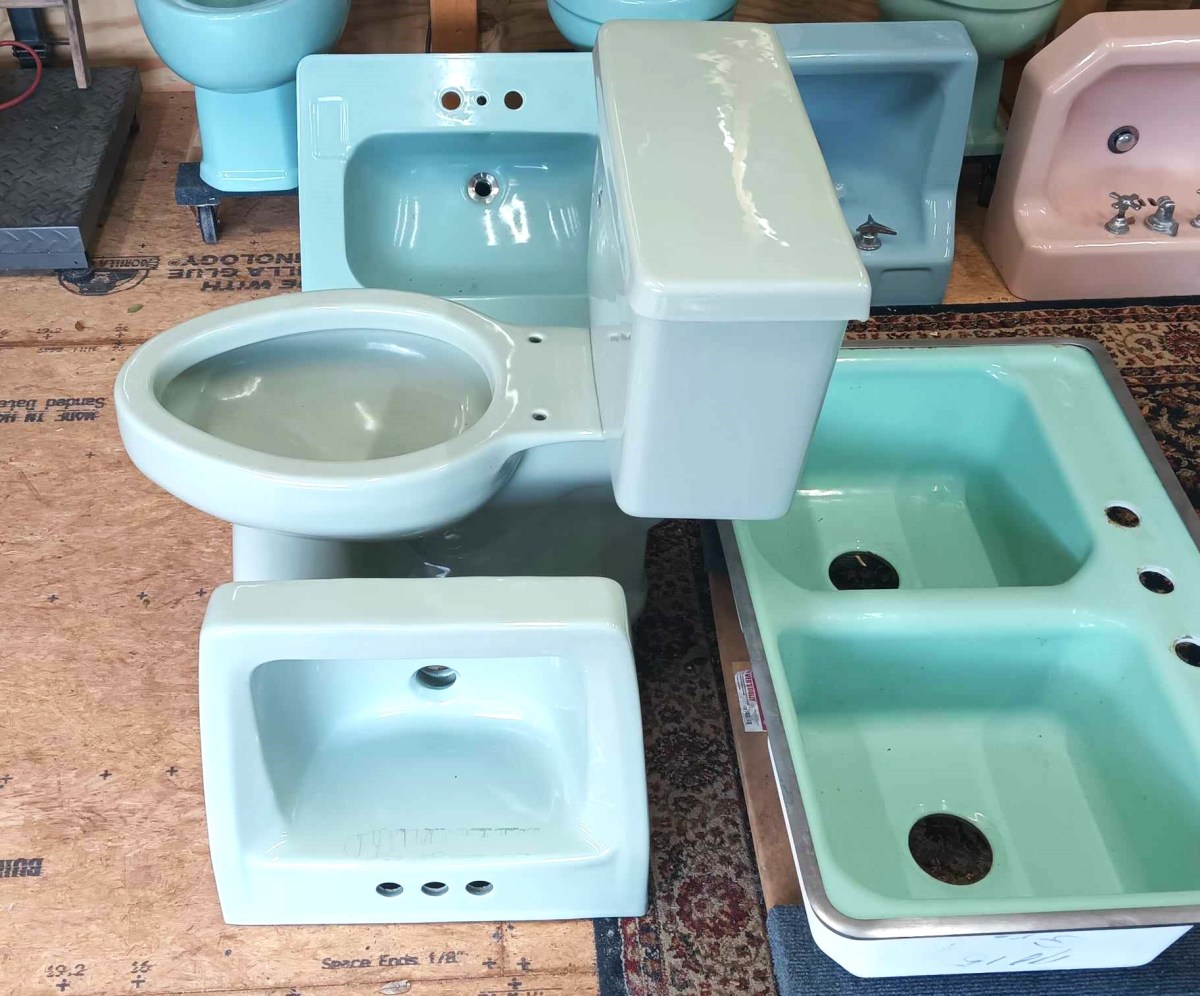 Suncoast Vintage Bathroom Supplies MCM Bathroom Fixtures, 20th